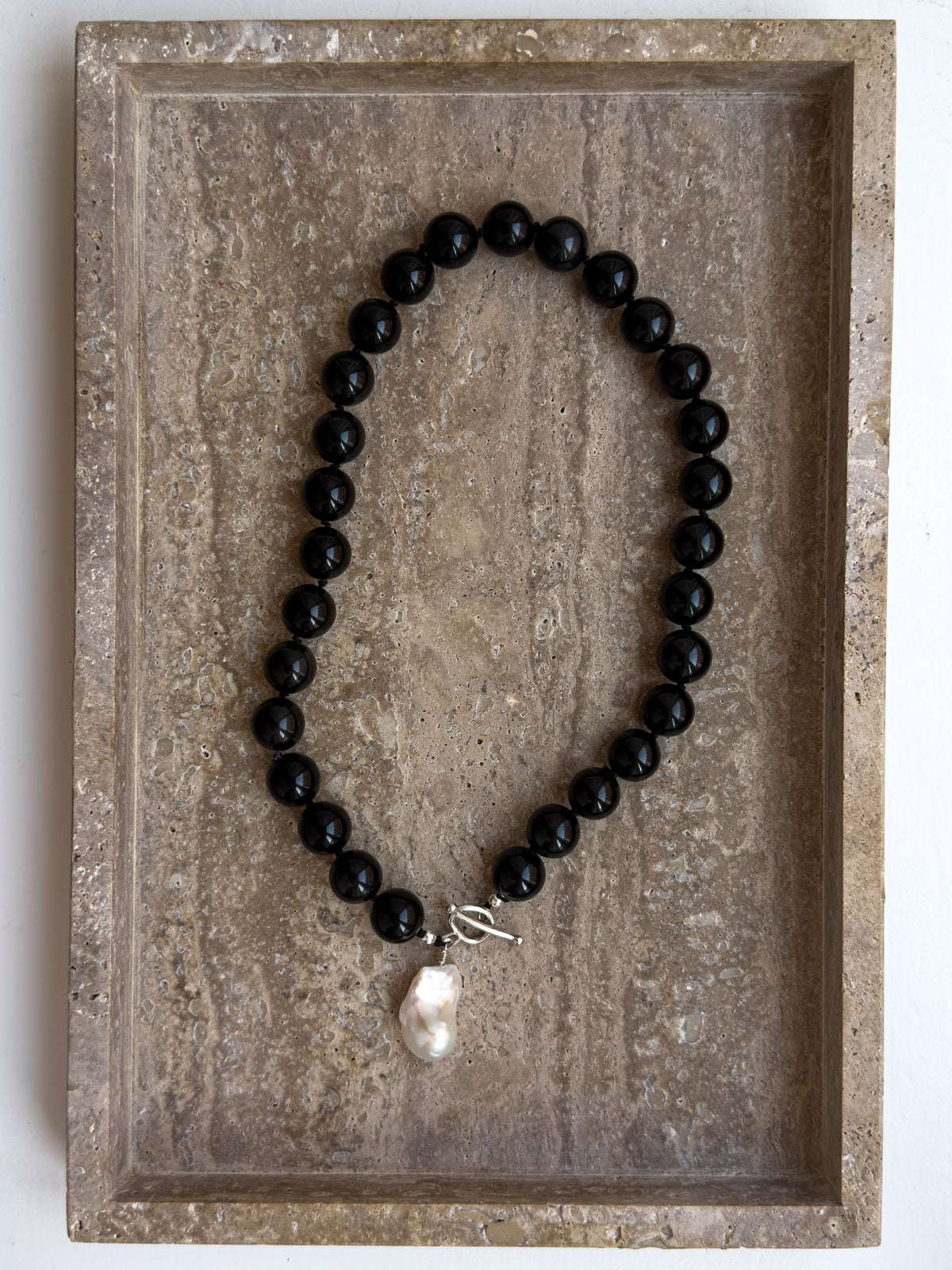 Maggie black onyx and freshwater pearl sterling silver necklace – SAKRI