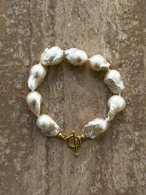 Lucky baroque freshwater pearl sterling silver bracelet – SAKRI
