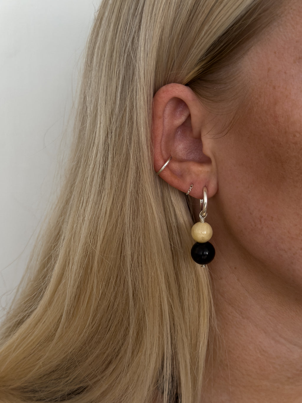 Bee Knots – Black Onyx & Yellow Jade