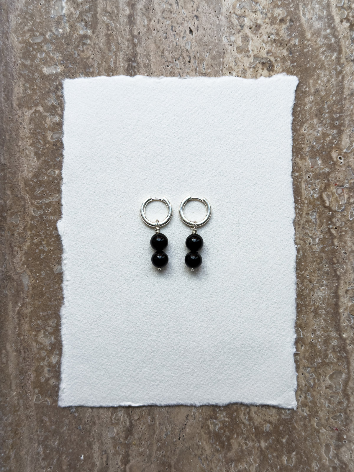 Mini black onyx hoop earrings in sterling silver – SAKRI