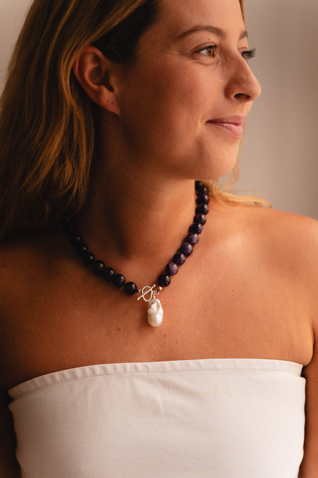 Lily Necklace – Amethyst & Freshwater Pearl