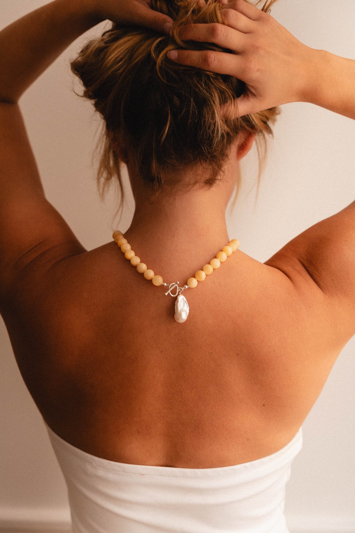 Sonni Necklace – Yellow Jade & Freshwater Pearl