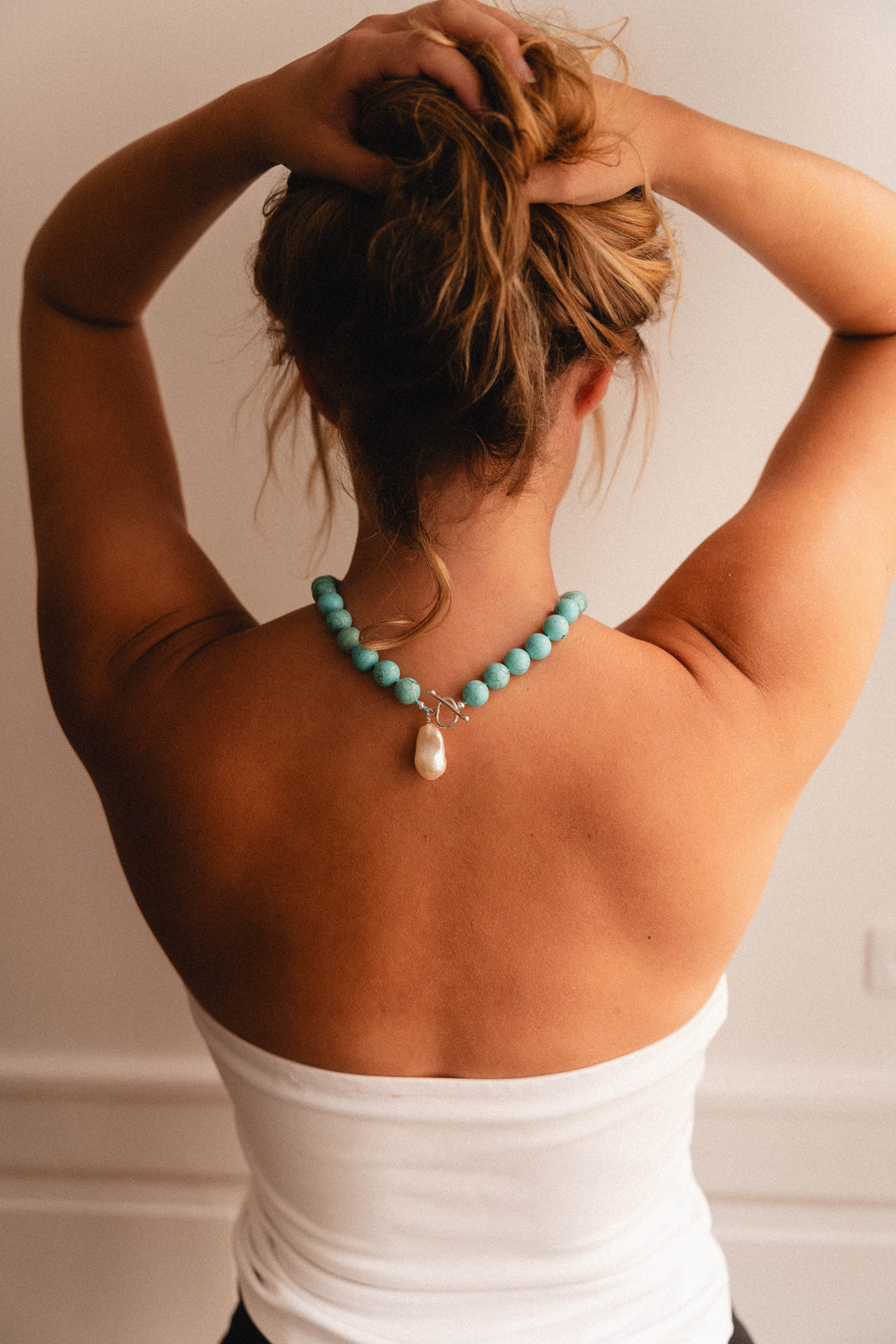 Tammy Necklace – Turquoise Howlite & Freshwater Pearl